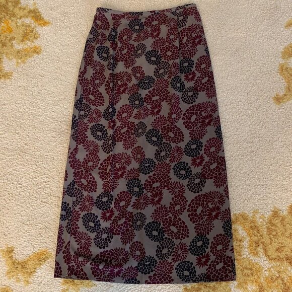 Norton Mcnaughton Skirt. Size 12. Vent. Zip Back. Unlined. Silky. B75 - Picture 1 of 3